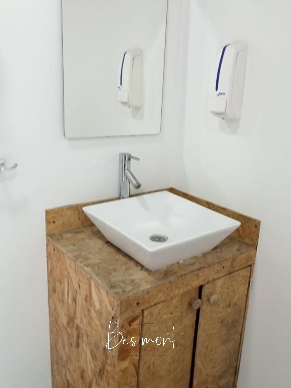 9 de 25: Baño en local c en PB