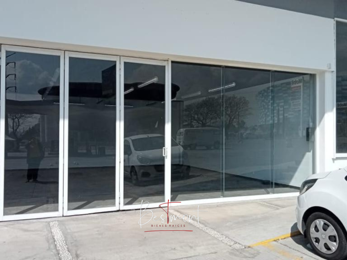 10 de 25: Entrada a local c