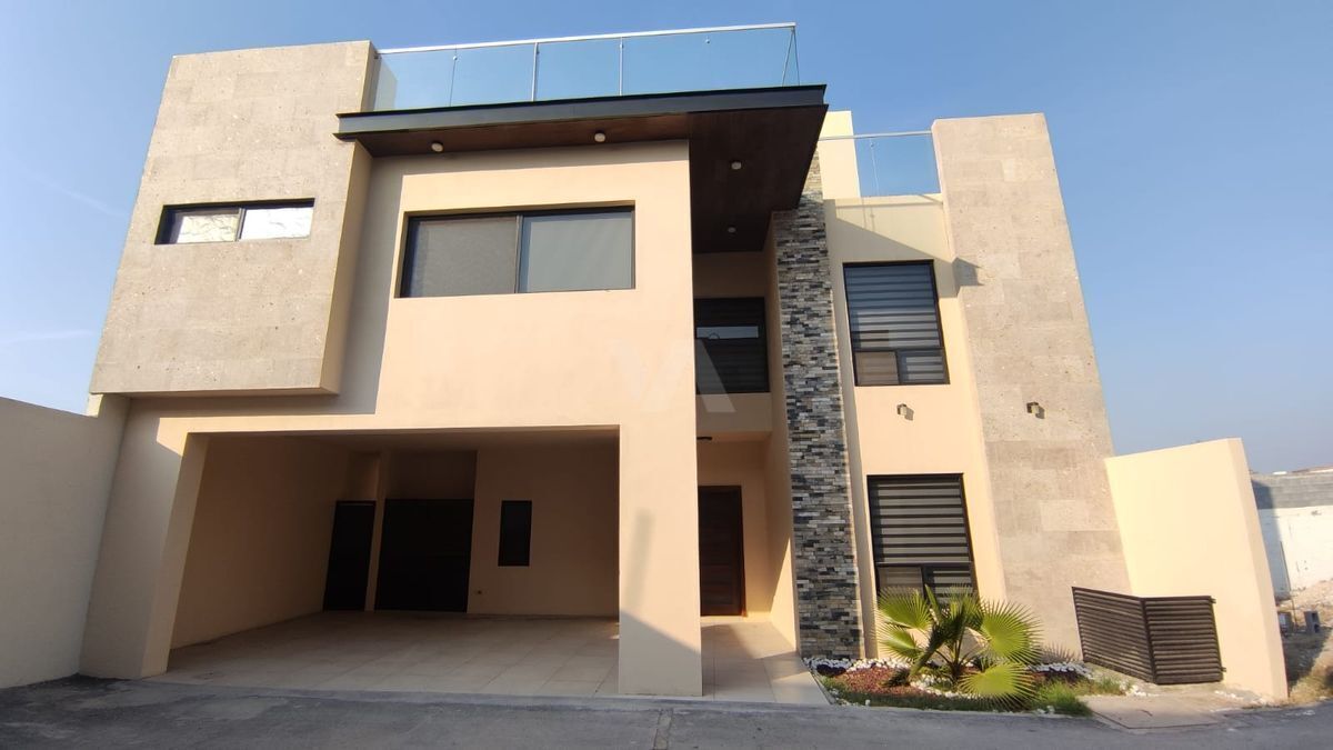 Casa con 3 Habs, 3.5 baños y roof garden en Privada Freinet, foto 1 de 26