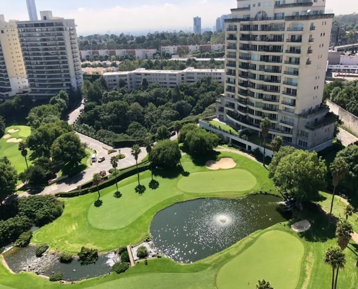 VENTA - DEPARTAMENTO EN CLUB DE GOLF BOSQUES