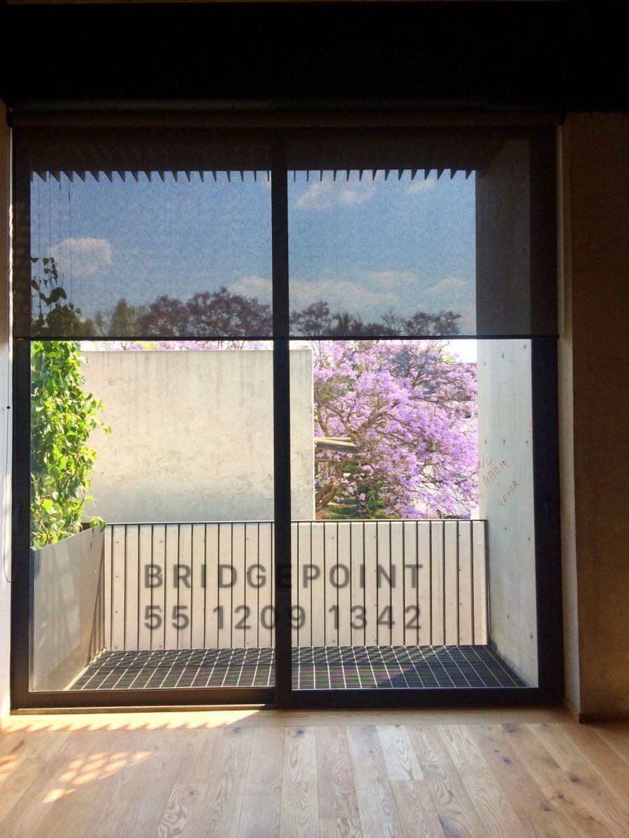 2 of 27: SALA  CON  BALCÓN 