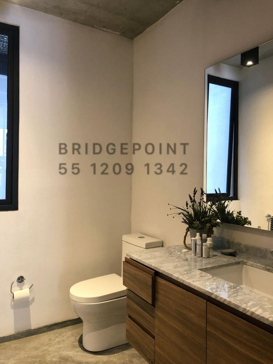 7 of 27: BAÑO DE VISITAS