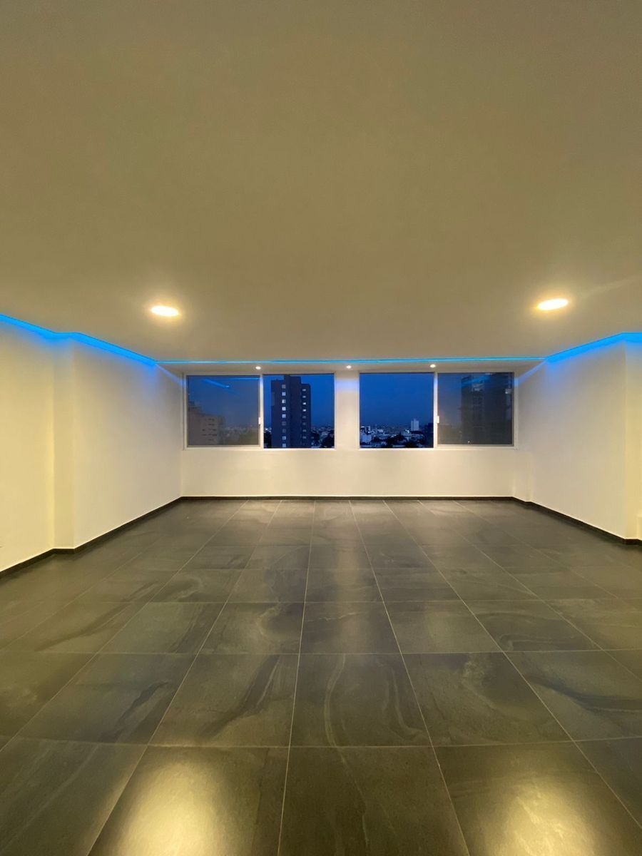 2 de 16: Área de sala/comedor