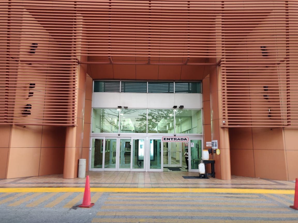 4 de 19: Fachada Principal
