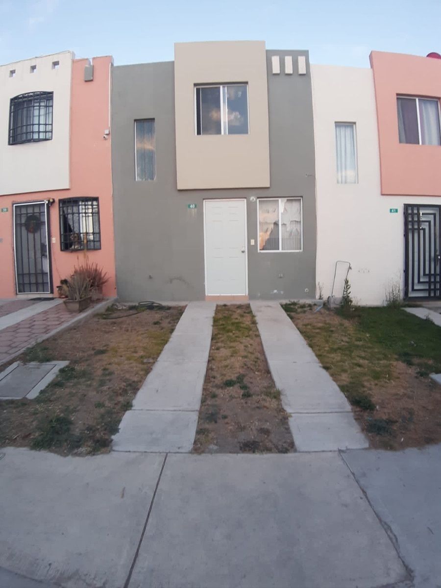 Casa en privada, 2 recamaras, sobre Av. principal “Aurrera, 3B” Centros comercia, foto 1 de 17