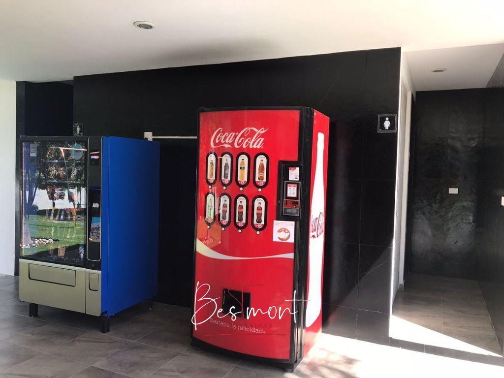 9 de 12: Baños Casa Club