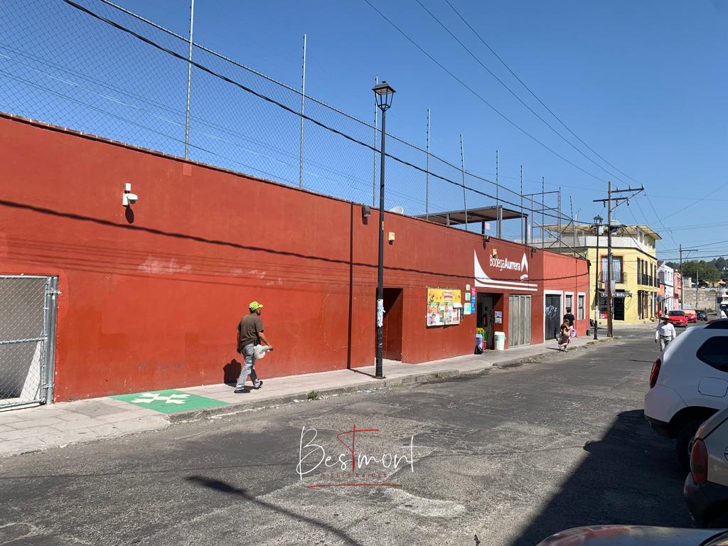 2 de 4: Fachada parte ocupada por Bodega Aurrera