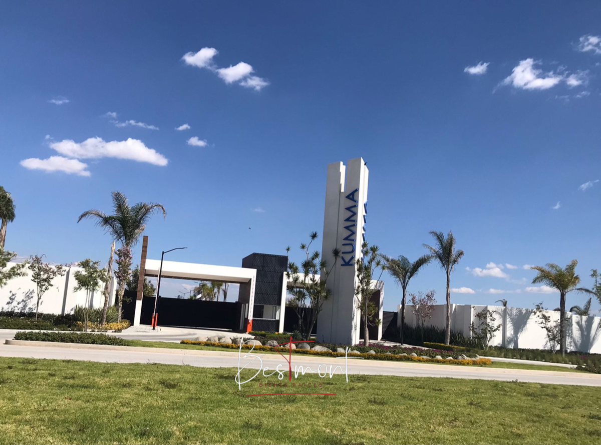 2 de 12: Acceso a Parque Kumma