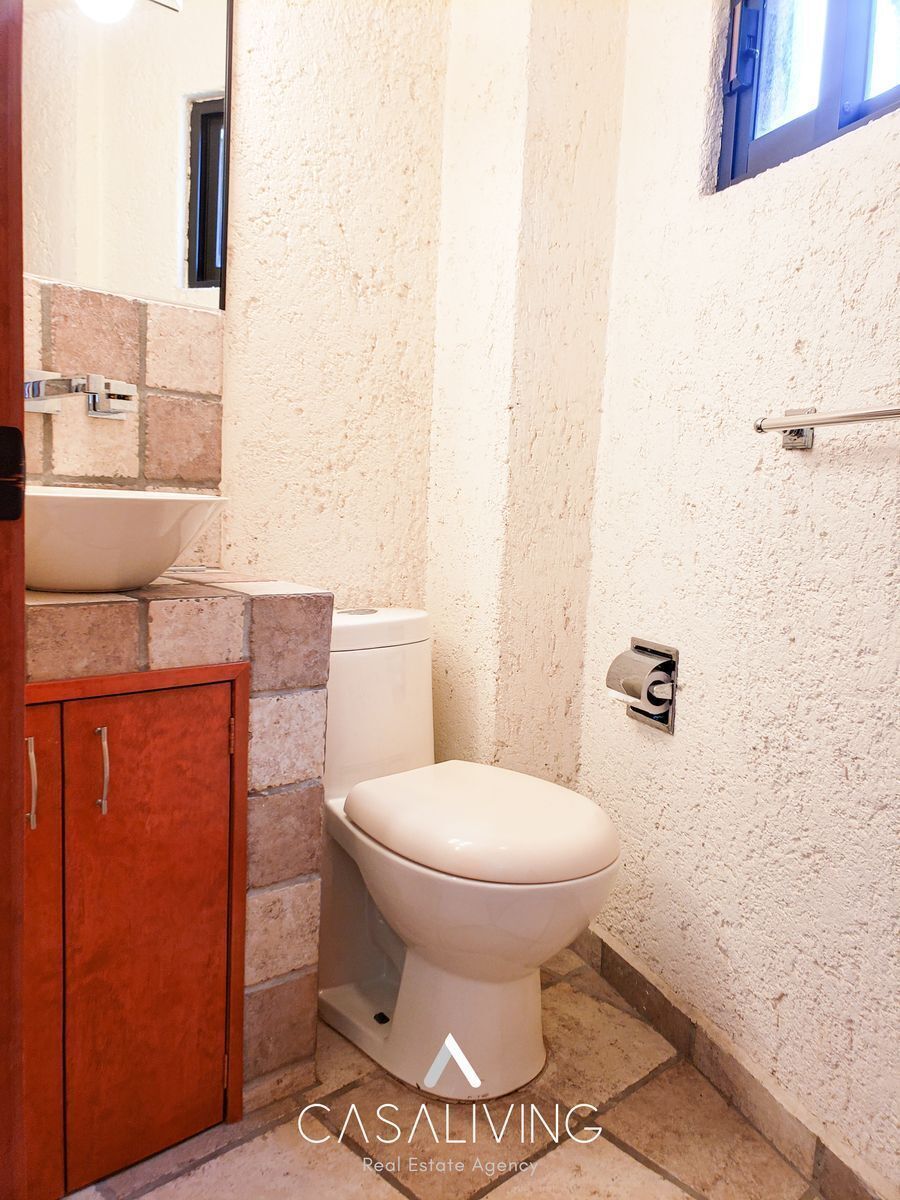 3 de 13: Medio baño