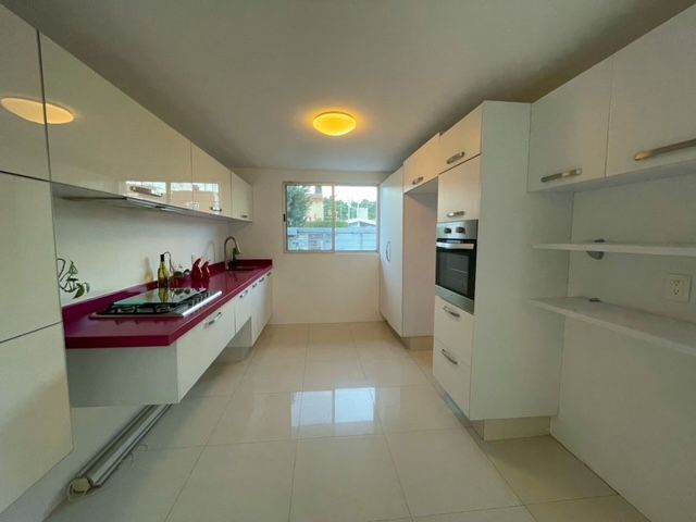 9 de 30: cocina integral abierta a sala comedor