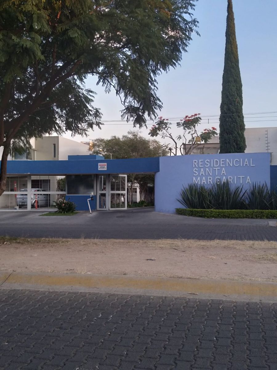 3 de 28