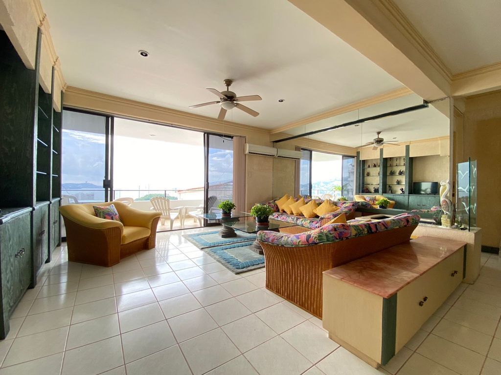 1 of 30: Amplia vista a la Bahía 