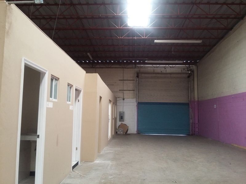 370 M2 AV C. COLON BODEGA EN RENTA ALMADIR BA220122