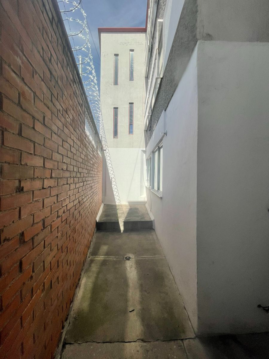 7 de 43: Patio Privado 2