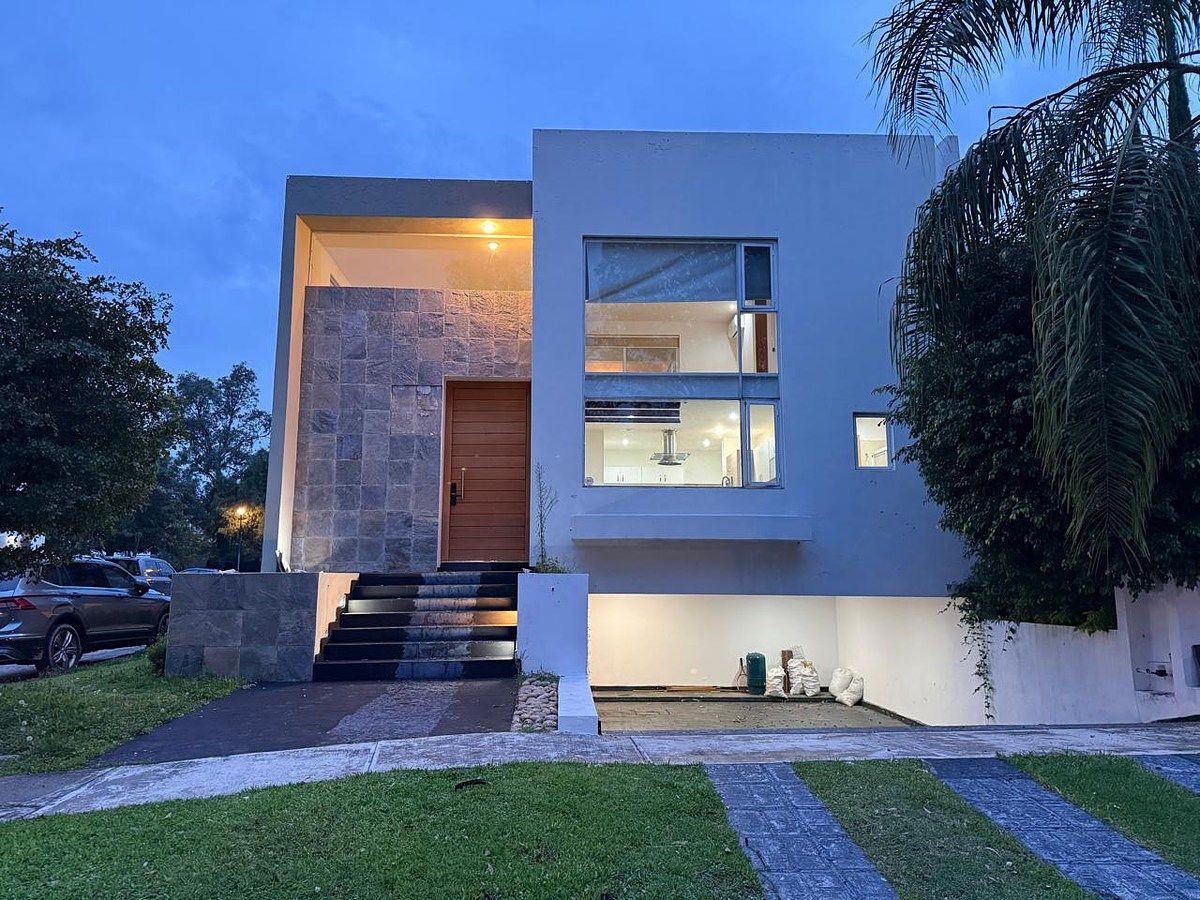 Casa en El Manantial, foto 1 de 41