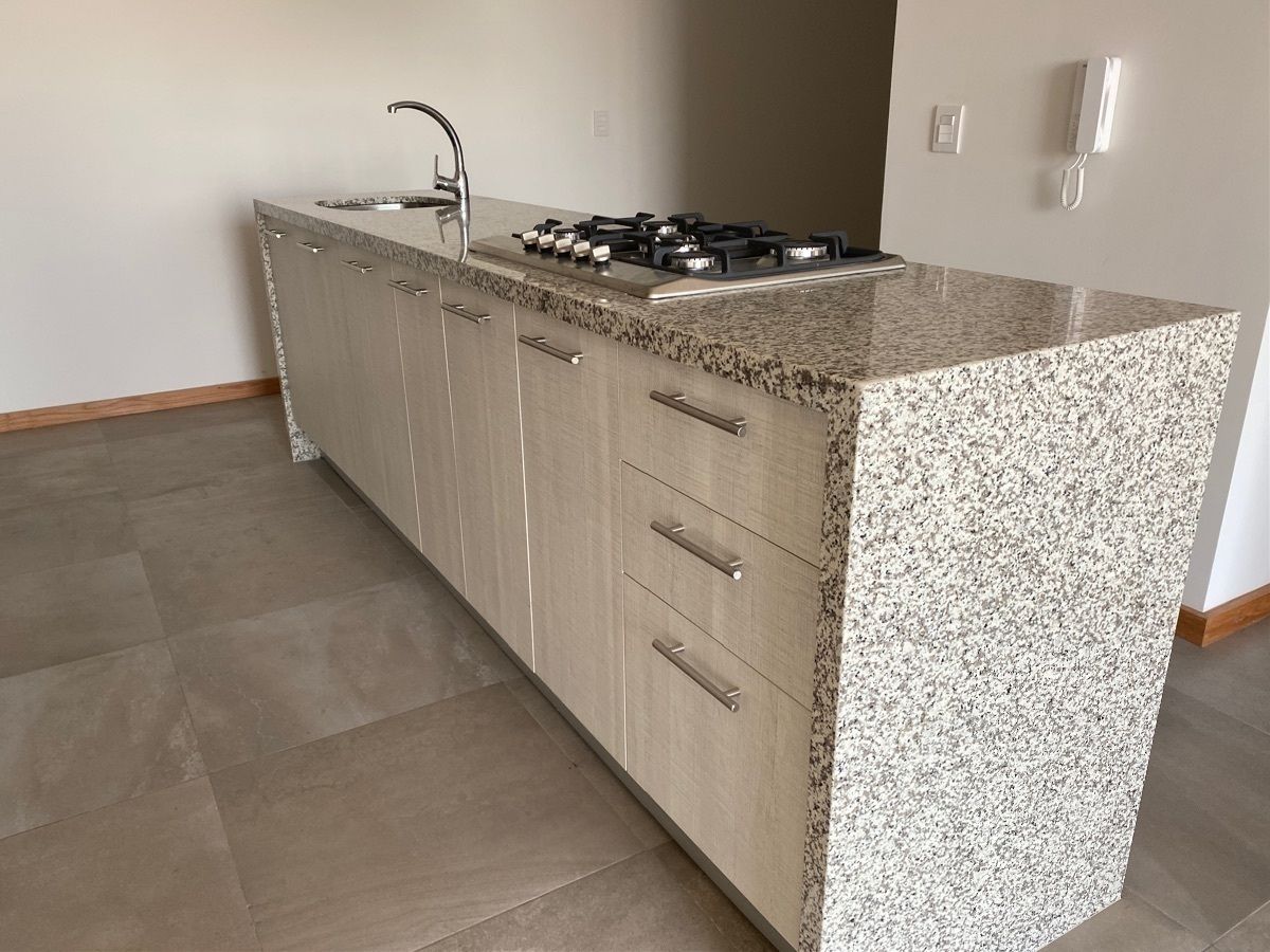 24 de 47: cajones y gabinetes de cocina