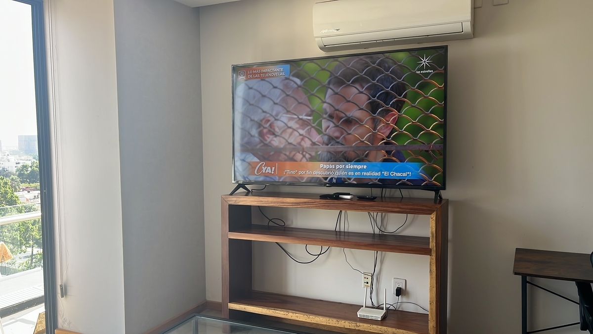 13 de 47: televisión en sala