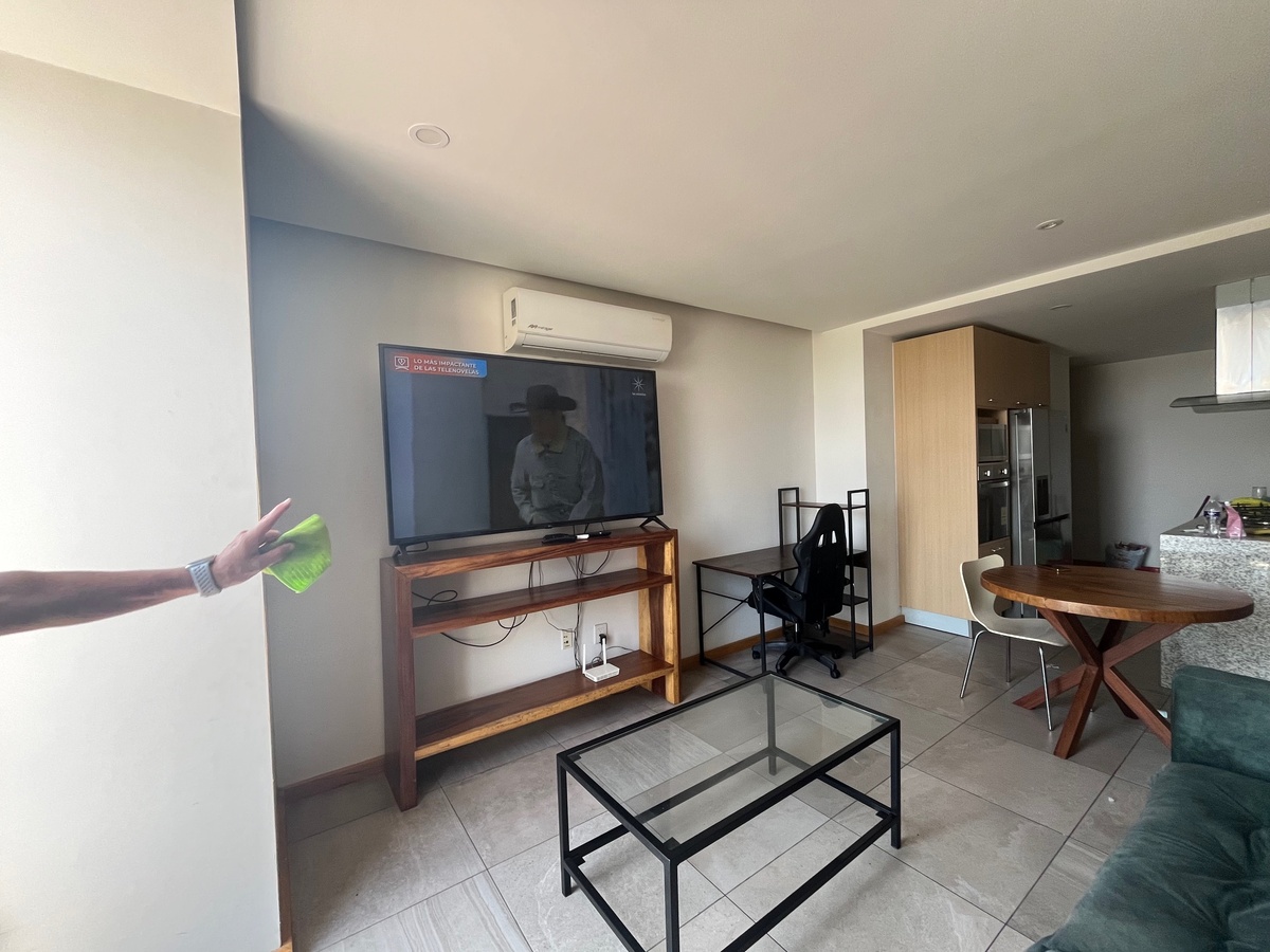 10 de 48: televisión en sala