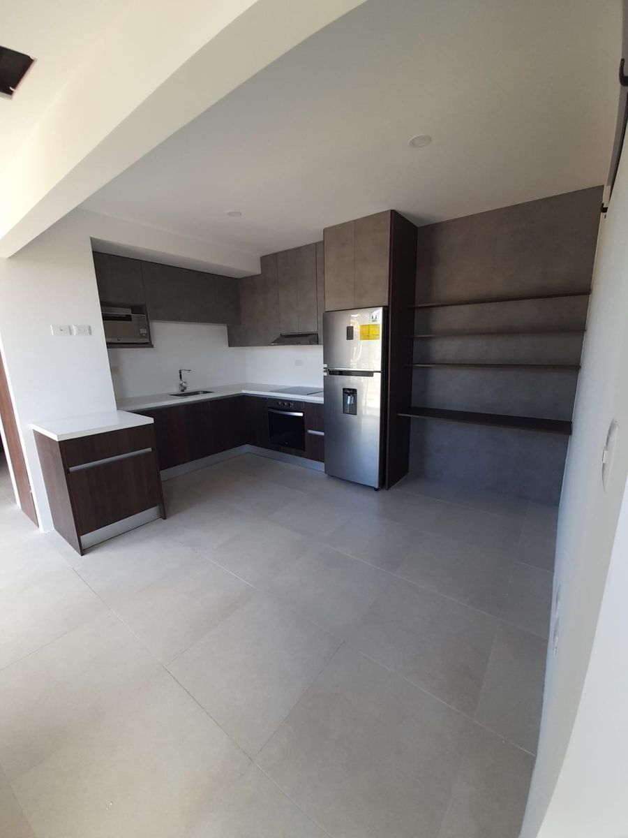 Apartamento en Zona 10, Guatemala, foto 2 de 7