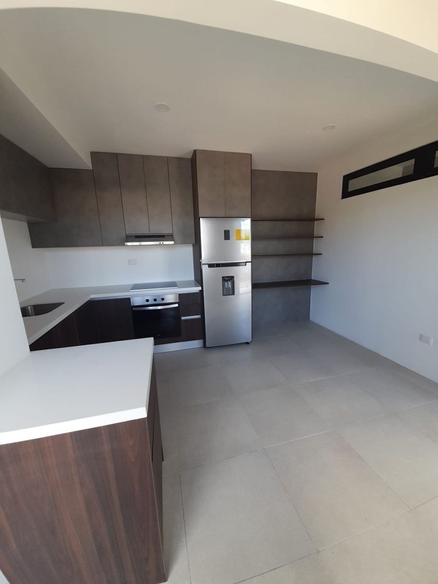 Apartamento de 1 habitacion en Renta Zona 10, foto 1 de 7