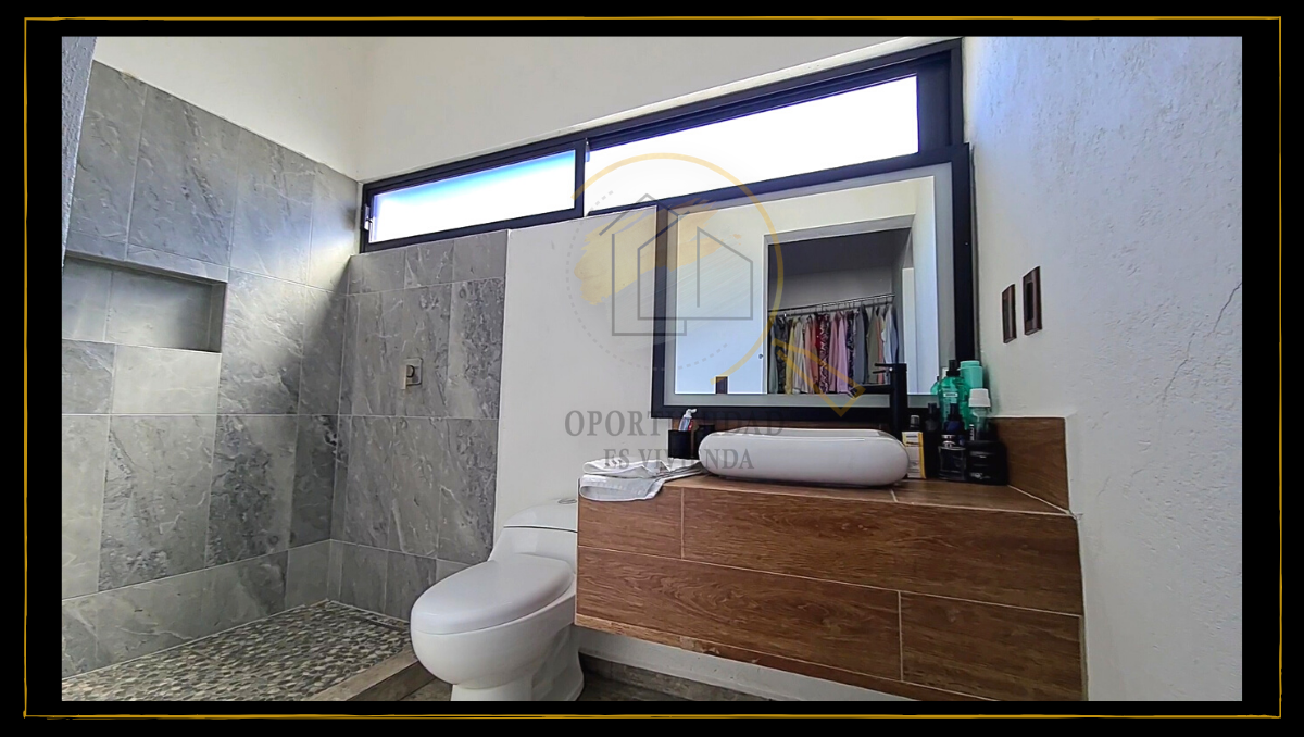 CASA EN VENTA EN VISTA REAL QUERETARO CON RECAMARA EN PLANTA BAJA