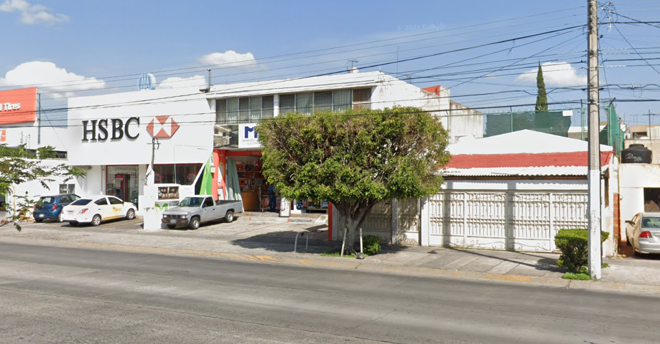 Casa comercial en renta sobre Av. Mariano Otero Paseos del sol