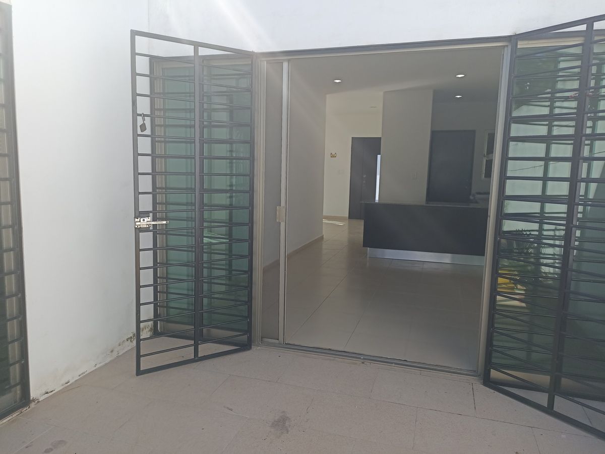20 de 31: Patio y comedor