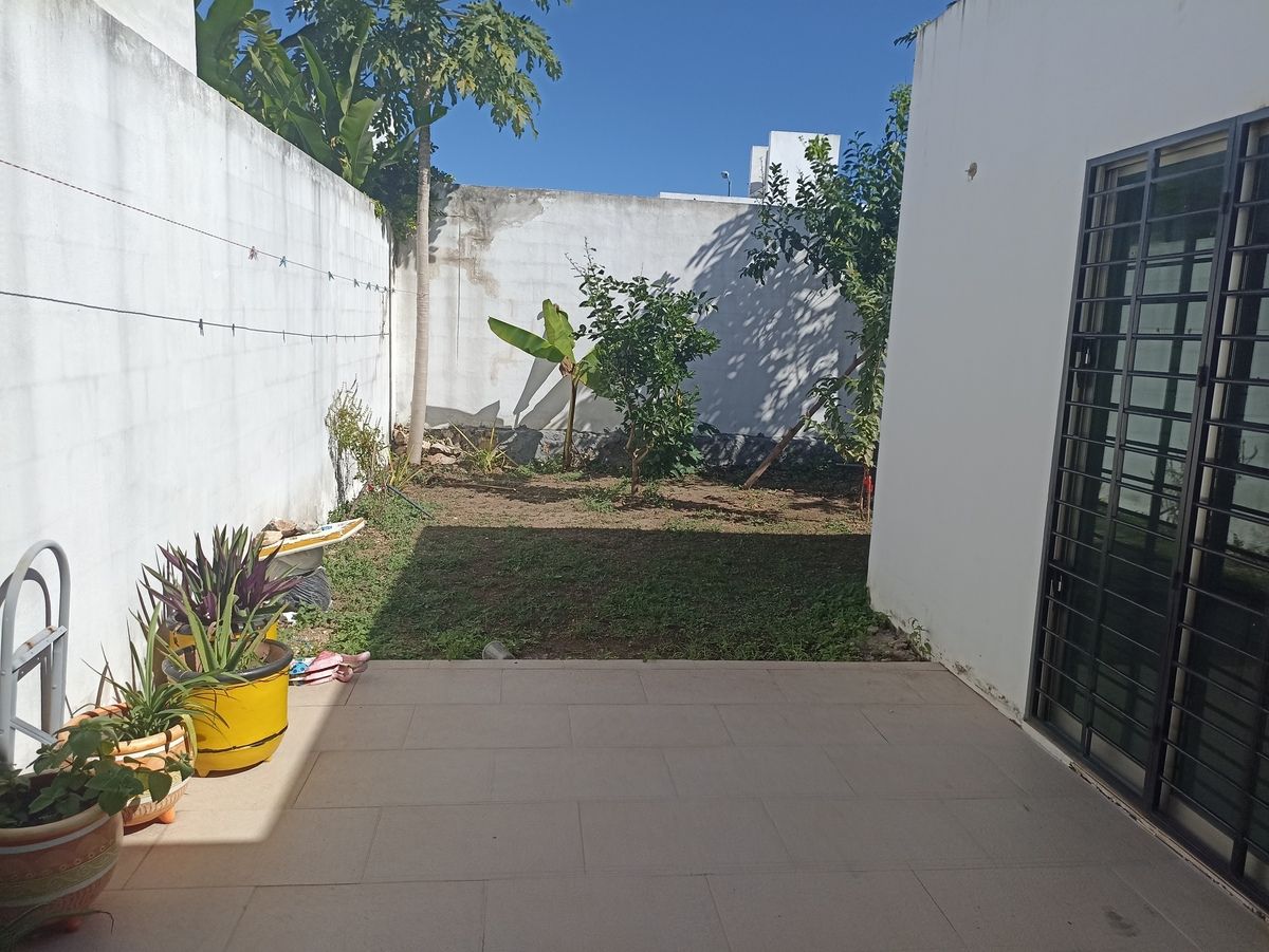 22 de 31: Patio