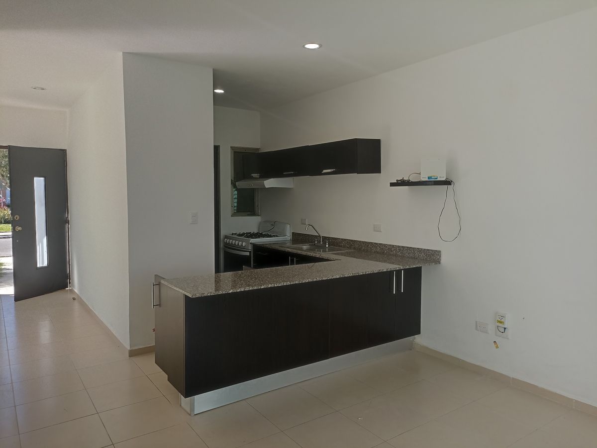 28 de 31: Sala y comedor