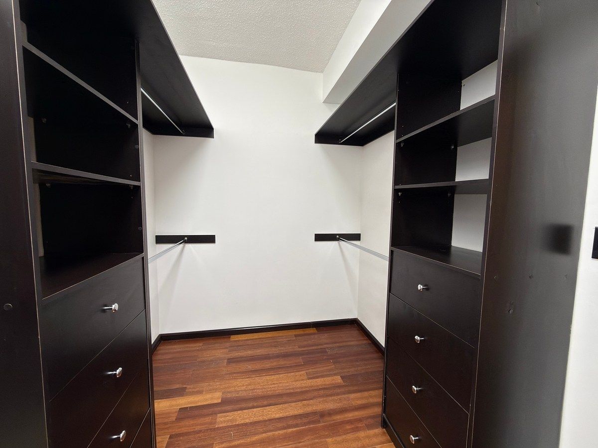 Walkin Closet Secundario, foto 19 de 28