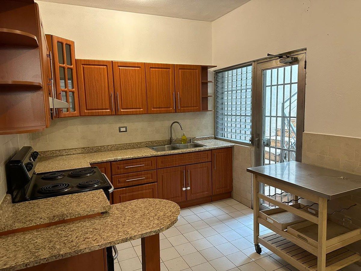 Casa en renta Colonia Bran en Zona 3 - Image 4