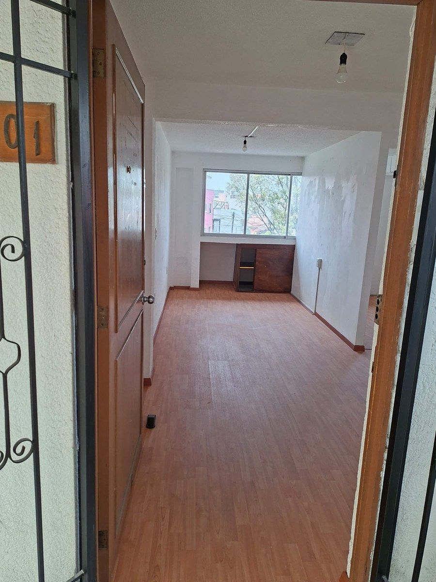 Sala Comercial em Bosques de Aragón, Nezahualcóyotl, foto 2 de 9