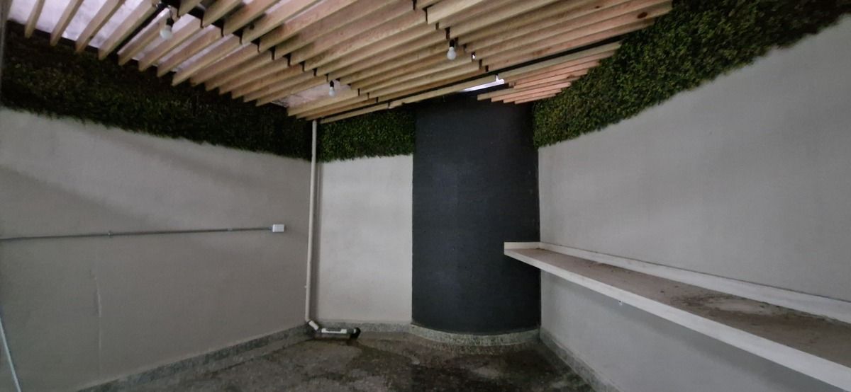 23 of 36: Terraza cubierta