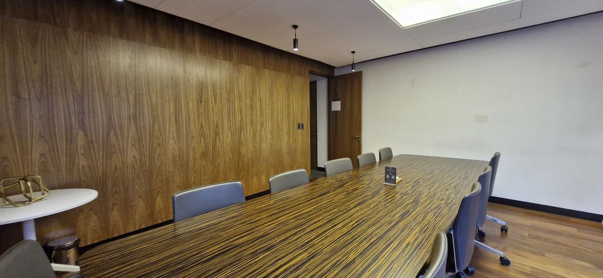 28 of 36: Sala de consejo