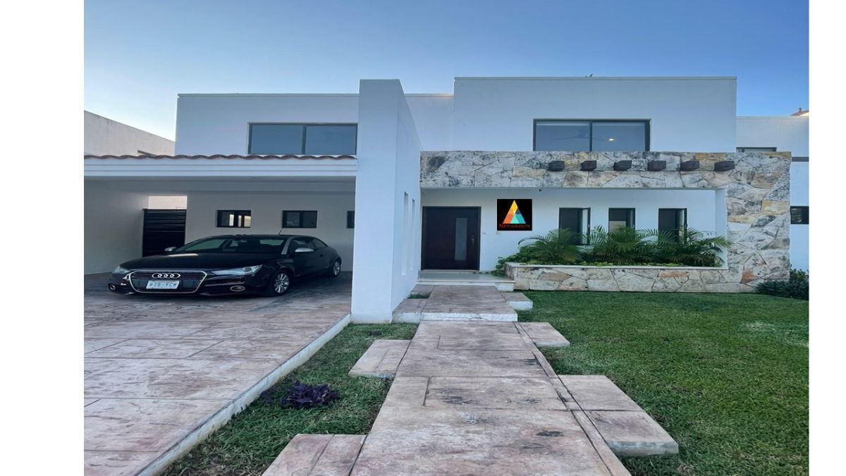 RENTA CASA EN RESIDENCIAL COCOYOLES, EN MERIDA