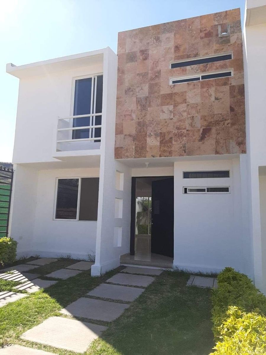 En Venta Casa en Palmares, Jardín, 3 Recamaras,  Baños, Equipada, de  LUJO!