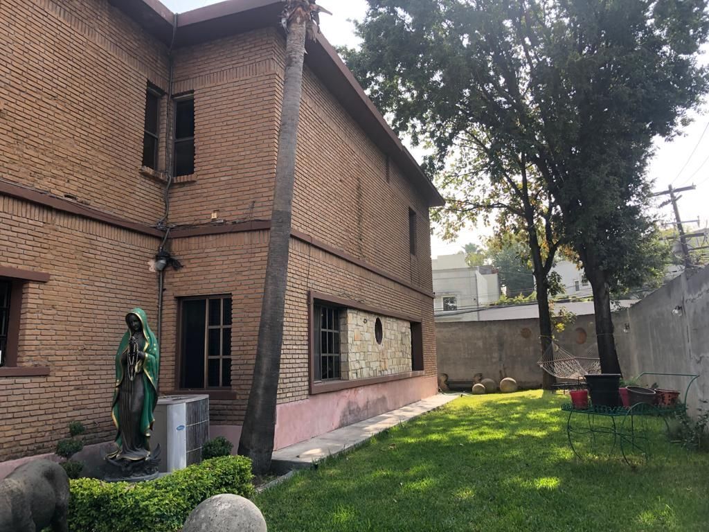Casa en Venta en Sector Privilegiado – C. del Valle – San Pedro Garza Garcia NL.