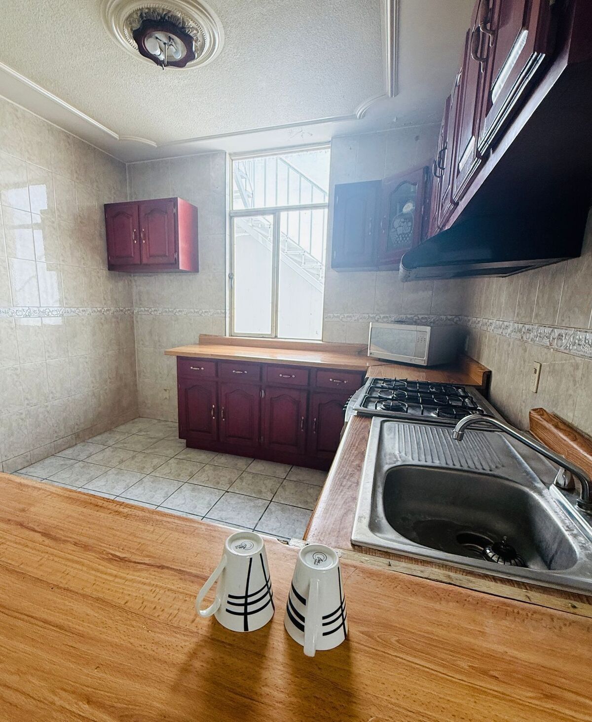 4 of 9: Cocina, faltaría su refrigerador