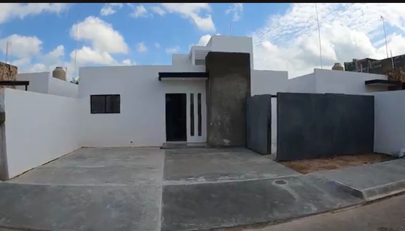 CASA RESIDENCIAL EN CONKAL MODELO 182