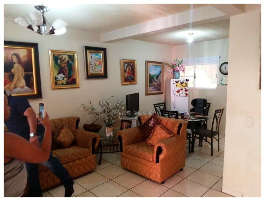 Casa en Venta con Patio en Residencial Venecia en Tegucigalpa