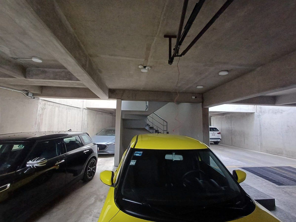 15 de 15: AREA DE ESTACIONAMIENTOS