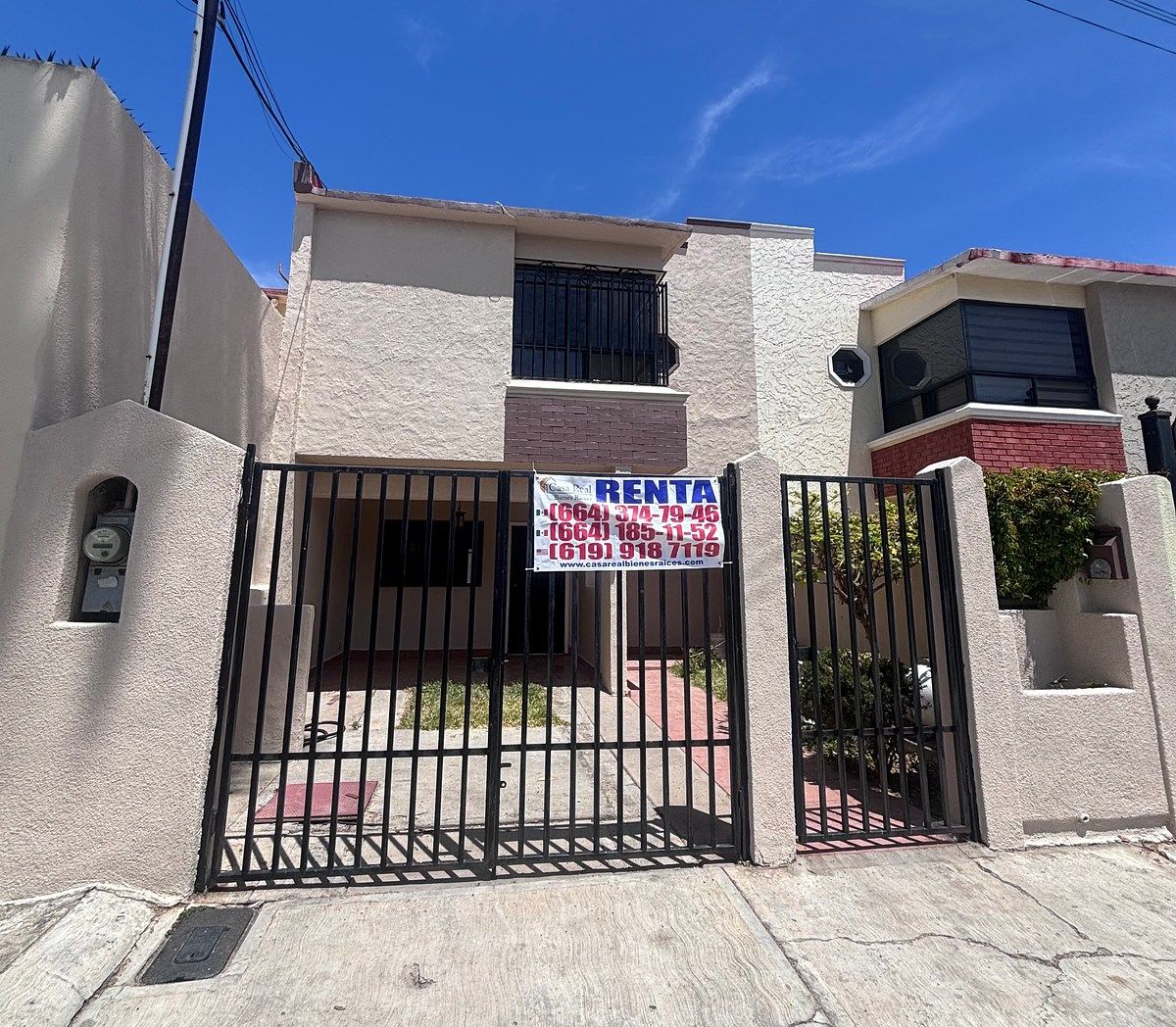 House with a large backyard, photo 1 of 19