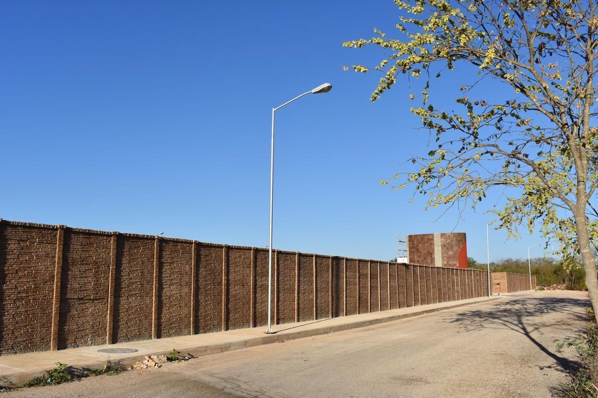 39 de 44: Muros perimetrales