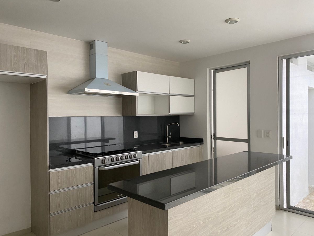 4 de 29: cocina integral con estufa horno y campana