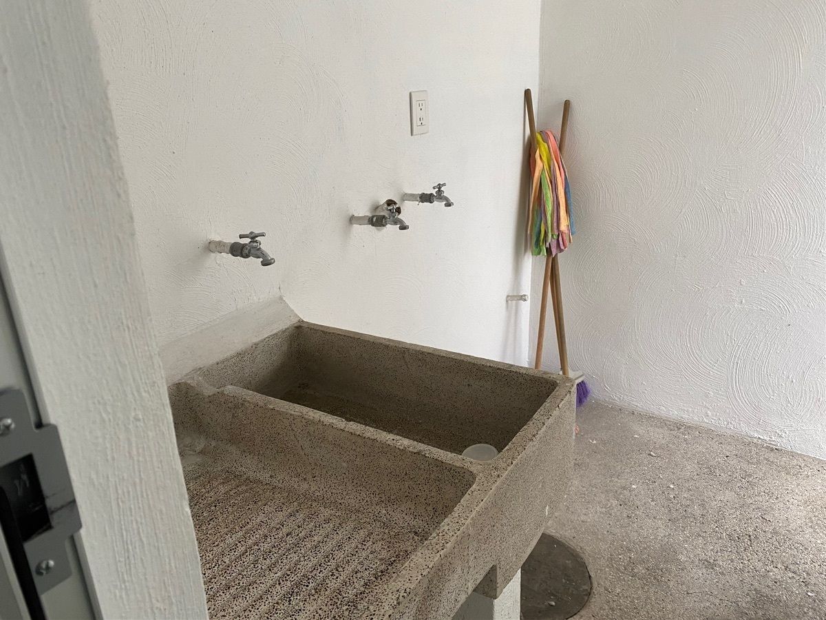 11 de 29: cuarto de lavado con techo