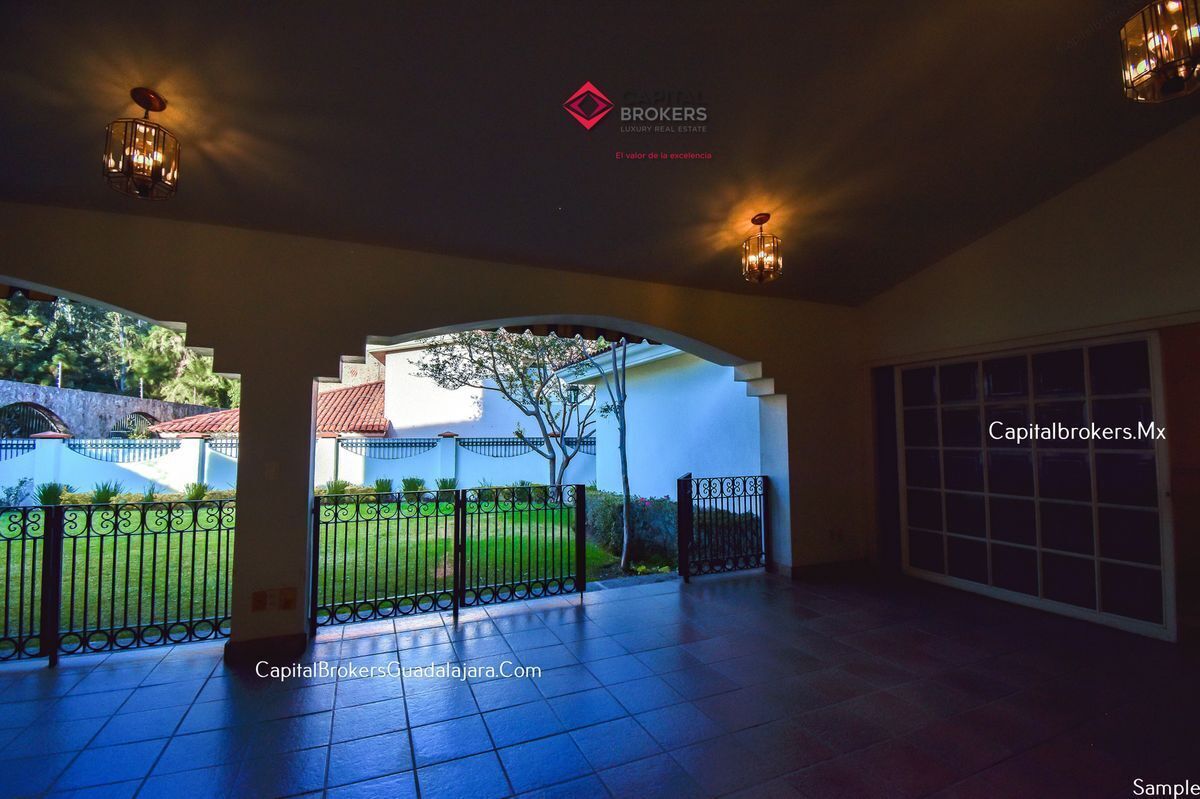 Casa en Coto de Lujo en Colinas de San Javier Casa en Coto de Lujo en Colinas de San Javier