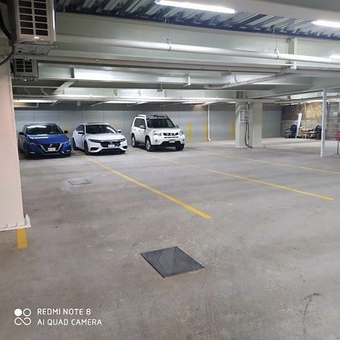9 of 10: Estacionamiento subterráneo