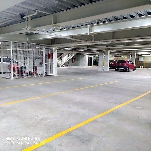 10 of 10: Estacionamiento subterráneo