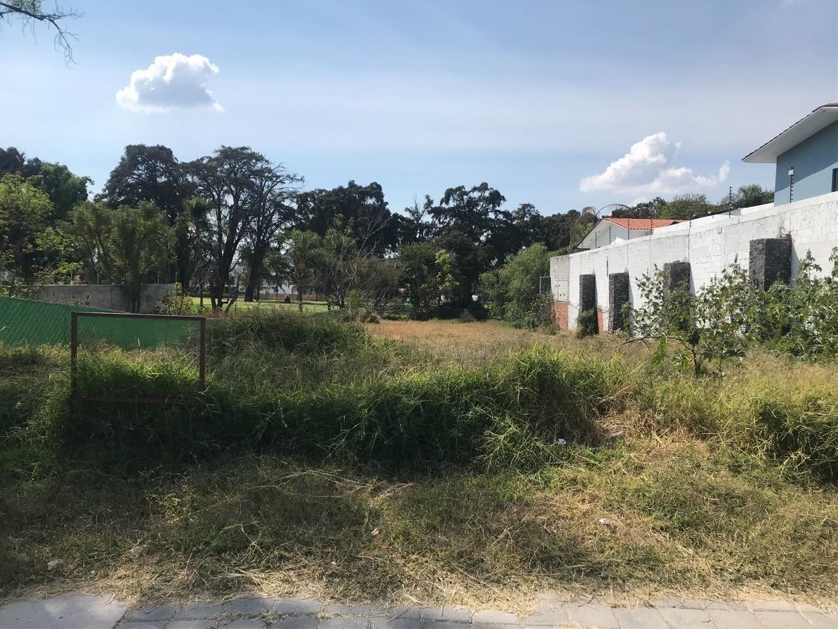 TERRENO EN VILLAS DEL MESÓN FRENTE AL HÍPICO JURIQUILLA Y HOYO 12 CLUB DE  GOLF