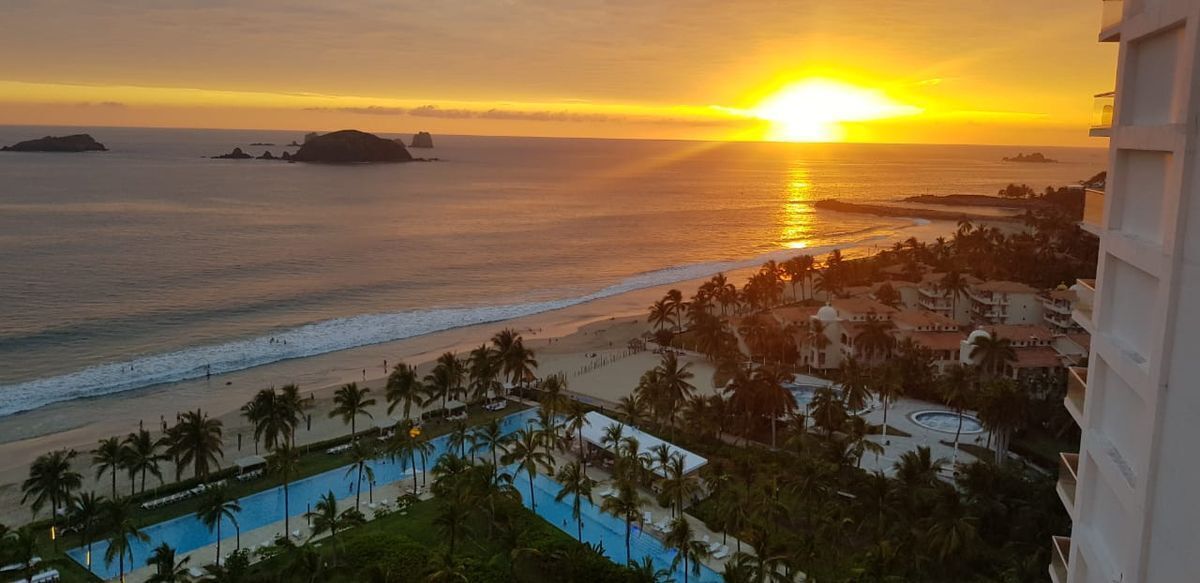 Departamento en Bay view Grand MARINA IXTAPA EasyBroker